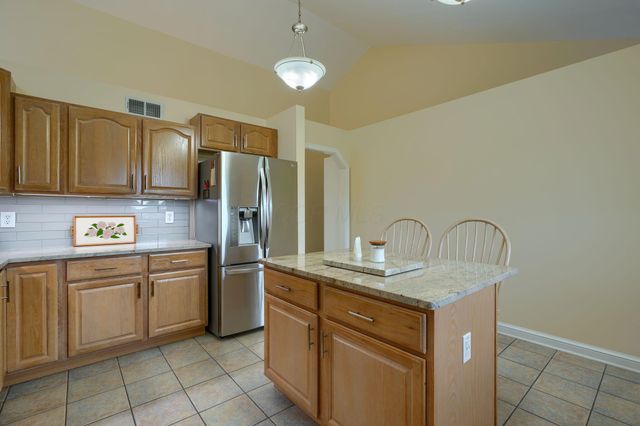 4656 Meadowgrove Drive NW, Carroll, OH 43112
