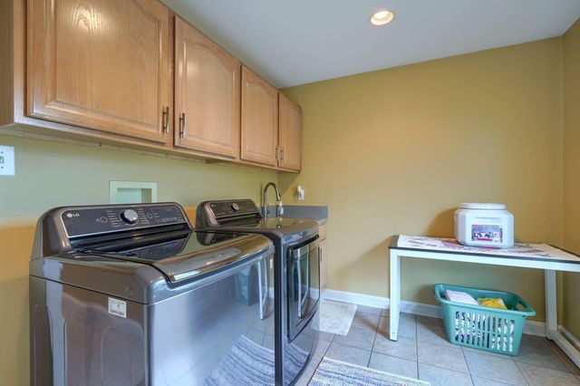 4656 Meadowgrove Drive NW, Carroll, OH 43112
