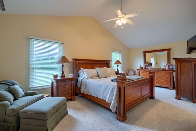 4656 Meadowgrove Drive NW, Carroll, OH 43112