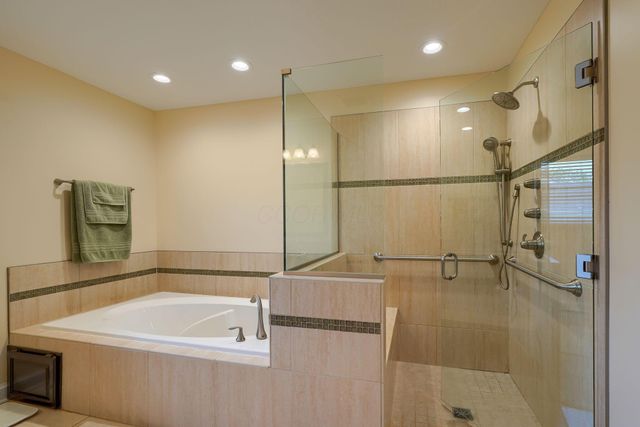 4656 Meadowgrove Drive NW, Carroll, OH 43112