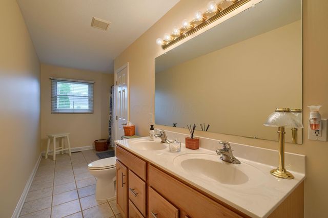 4656 Meadowgrove Drive NW, Carroll, OH 43112