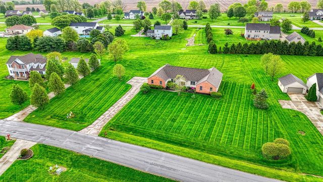 4656 Meadowgrove Drive NW, Carroll, OH 43112