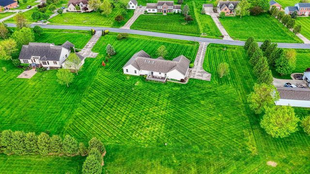 4656 Meadowgrove Drive NW, Carroll, OH 43112