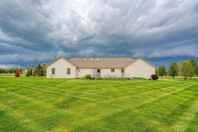 4656 Meadowgrove Drive NW, Carroll, OH 43112