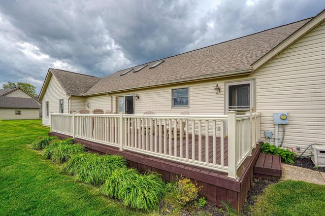 4656 Meadowgrove Drive NW, Carroll, OH 43112