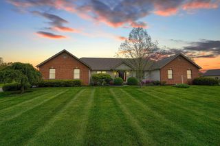 4656 Meadowgrove Drive NW, Carroll, OH 43112