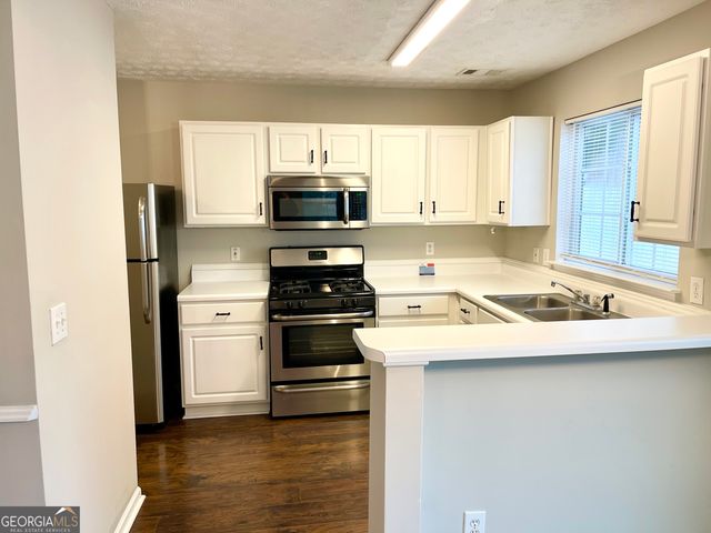 650 Windcroft Circle NW, Acworth, GA 30101