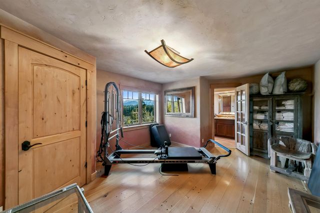 12191 Highland Avenue, Truckee, CA 96161