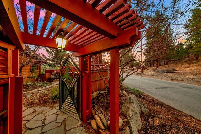 12191 Highland Avenue, Truckee, CA 96161