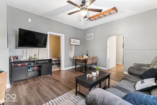 1815 S M Street, Elwood, IN 46036