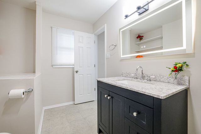 1777 Linden Avenue, Hanover Park, IL 60133