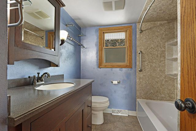 1305 93rd AVENUE, Kenosha, WI 53144