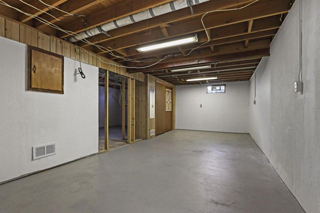 1305 93rd AVENUE, Kenosha, WI 53144