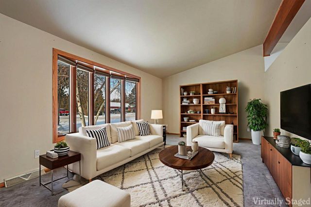 1305 93rd AVENUE, Kenosha, WI 53144