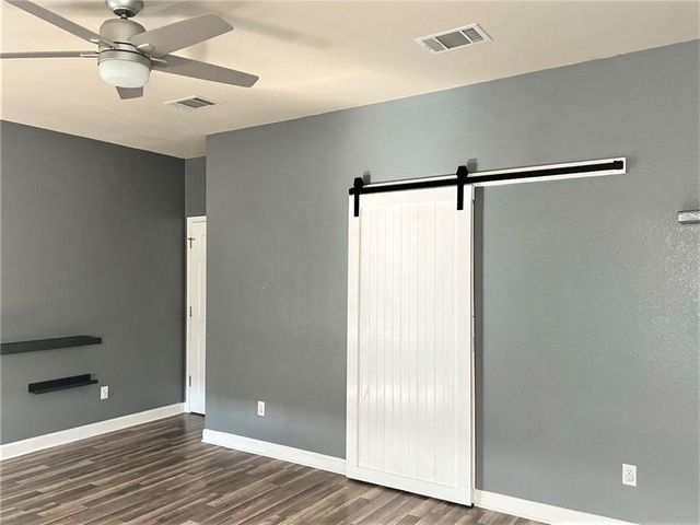 402 Wiley ST, Hutto, TX 78634
