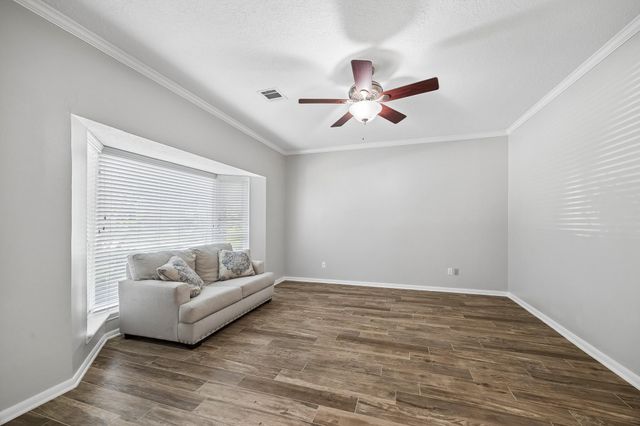 2906 Eagle Creek Drive, Kingwood, TX 77345
