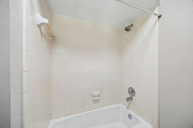 2906 Eagle Creek Drive, Kingwood, TX 77345