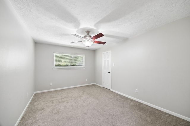 2906 Eagle Creek Drive, Kingwood, TX 77345