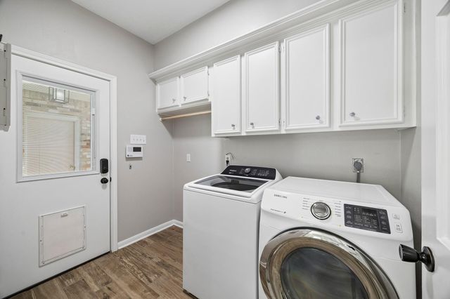 2906 Eagle Creek Drive, Kingwood, TX 77345
