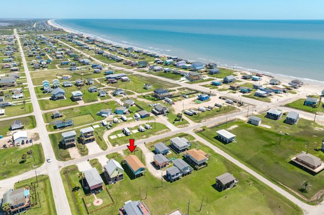 337 Thunder Road, Surfside Beach, TX 77541