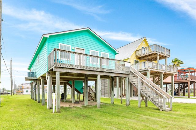 337 Thunder Road, Surfside Beach, TX 77541