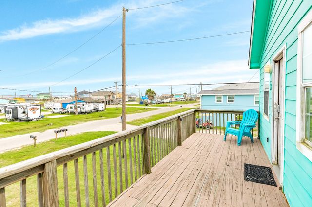 337 Thunder Road, Surfside Beach, TX 77541
