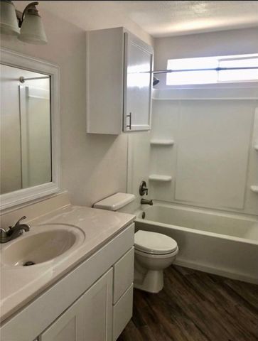 15526 Cruiser St A, Corpus Christi, TX 78418