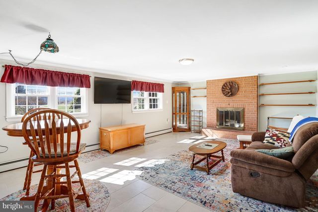 7951 YELLOW SPRINGS RD, Frederick, MD 21702