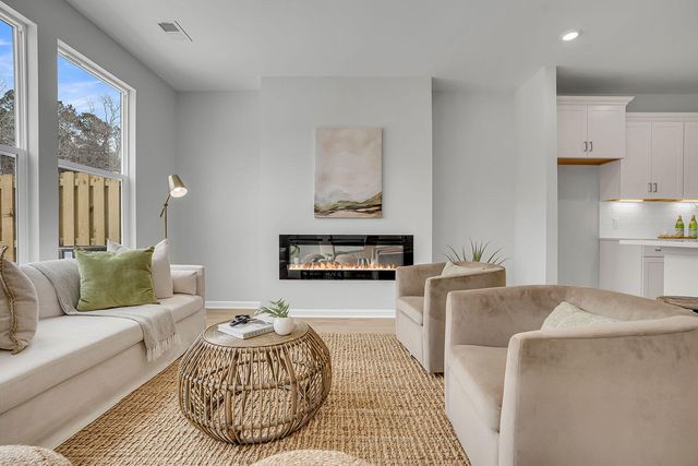 8 Dahlberg Street, Summerville, SC 29483