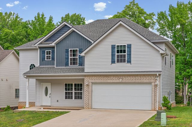 367 Barry Dr, Clarksville, TN 37040