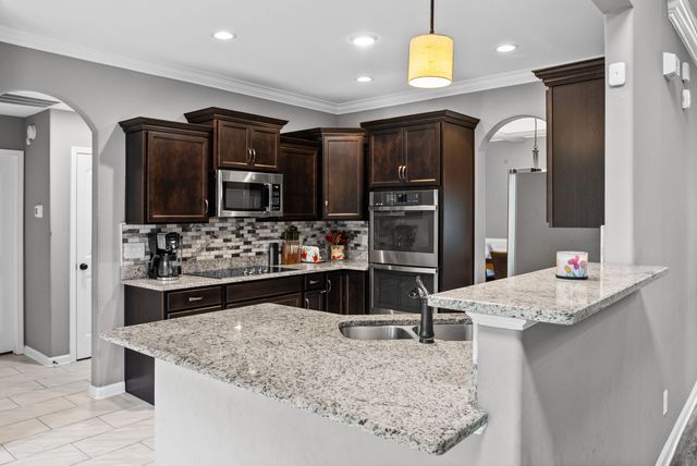 367 Barry Dr, Clarksville, TN 37040
