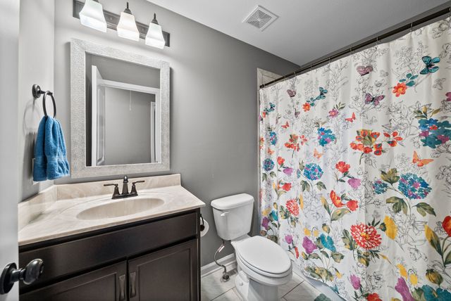 367 Barry Dr, Clarksville, TN 37040