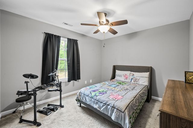 367 Barry Dr, Clarksville, TN 37040