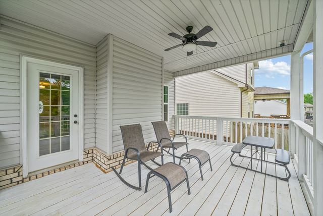 367 Barry Dr, Clarksville, TN 37040