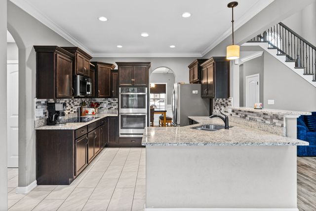 367 Barry Dr, Clarksville, TN 37040