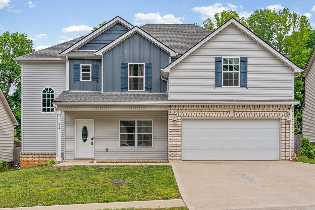 367 Barry Dr, Clarksville, TN 37040