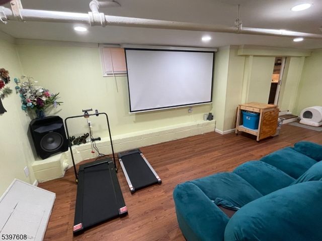 25 Park Ave, Passaic City, NJ 07055