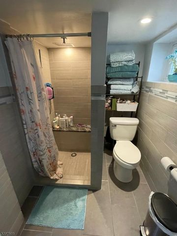 25 Park Ave, Passaic City, NJ 07055