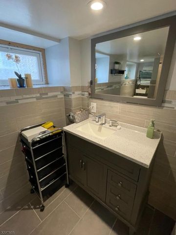 25 Park Ave, Passaic City, NJ 07055