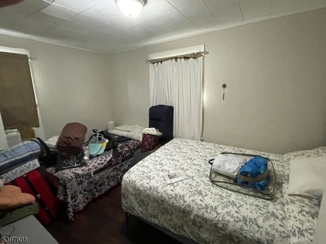 25 Park Ave, Passaic City, NJ 07055