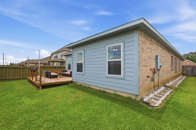 8002 Brooks Crossing Drive, Baytown, TX 77521