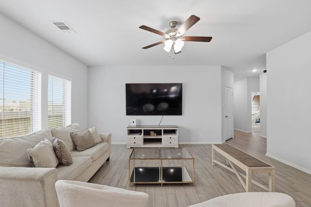 8002 Brooks Crossing Drive, Baytown, TX 77521