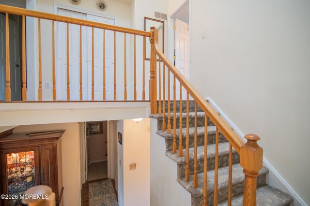 10 Carriage Lane, Englishtown, NJ 07726