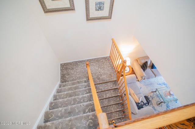 10 Carriage Lane, Englishtown, NJ 07726