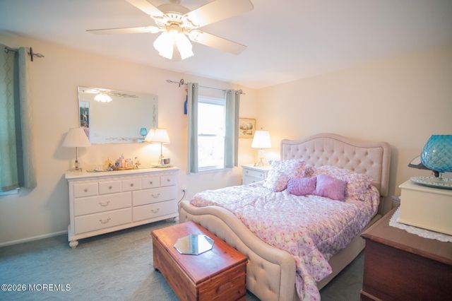 10 Carriage Lane, Englishtown, NJ 07726