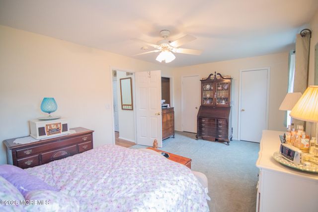 10 Carriage Lane, Englishtown, NJ 07726