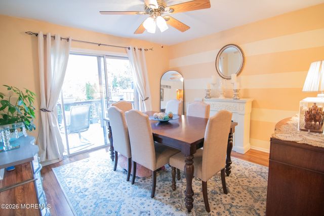 10 Carriage Lane, Englishtown, NJ 07726