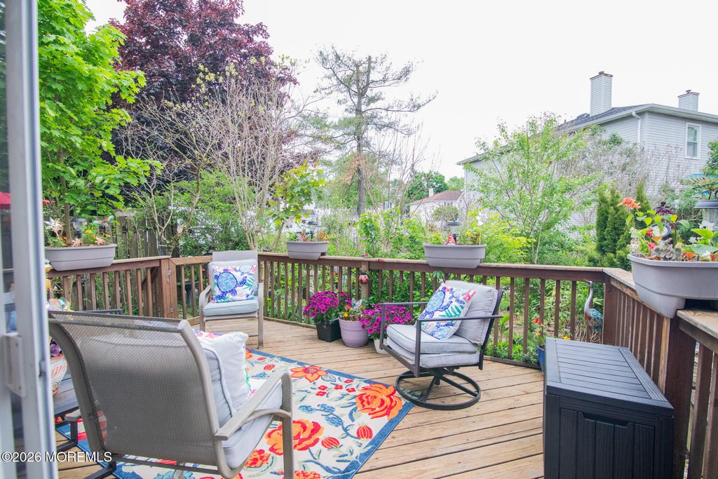 10 Carriage Lane, Englishtown, NJ 07726