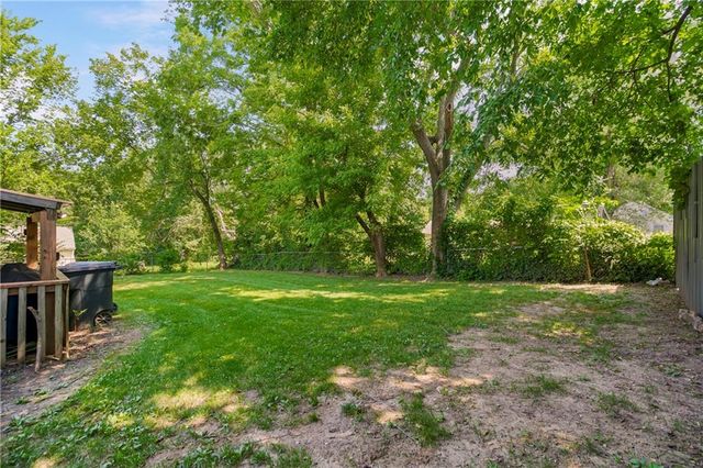 6615 Richmond Avenue, Kansas City, MO 64133