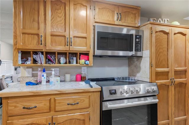 6615 Richmond Avenue, Kansas City, MO 64133